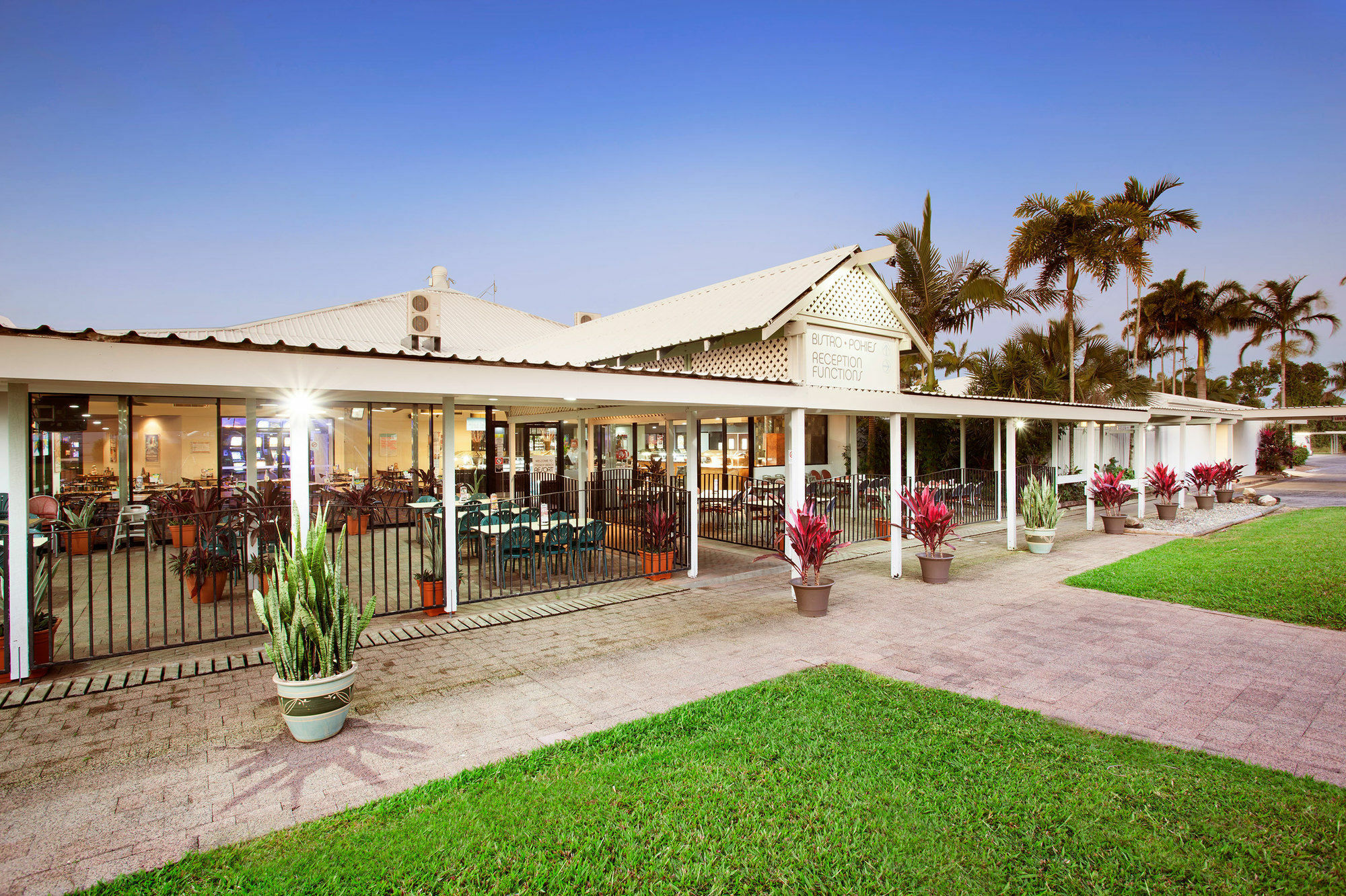 Mission Beach Resort Exterior photo